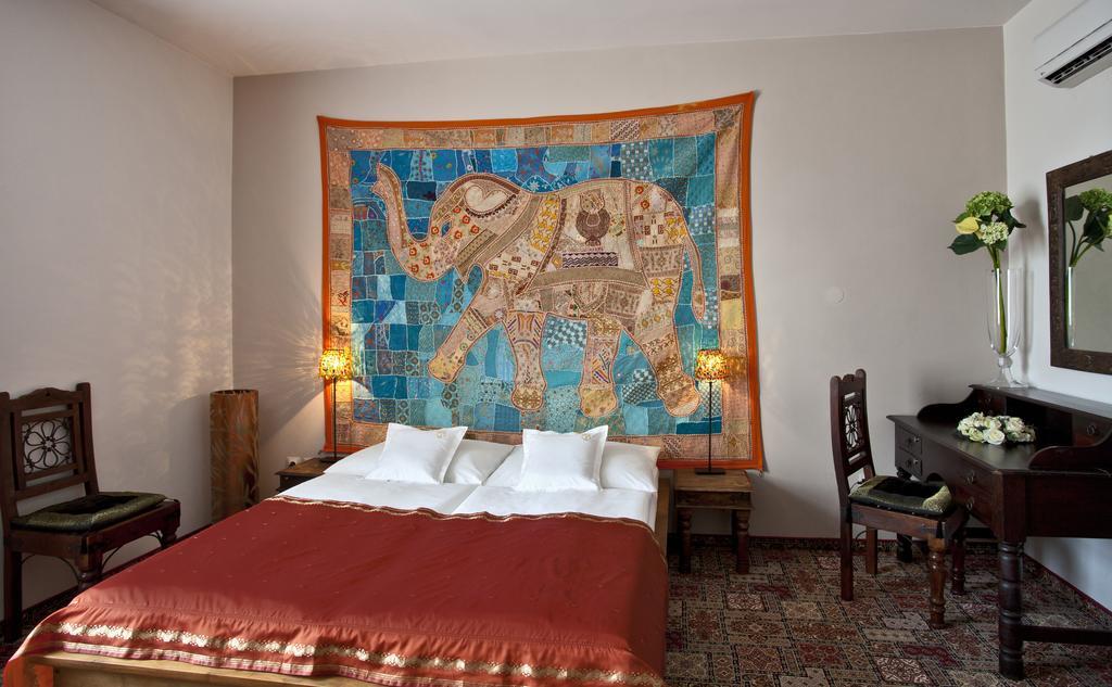 Hotel Tacl Holešov Esterno foto