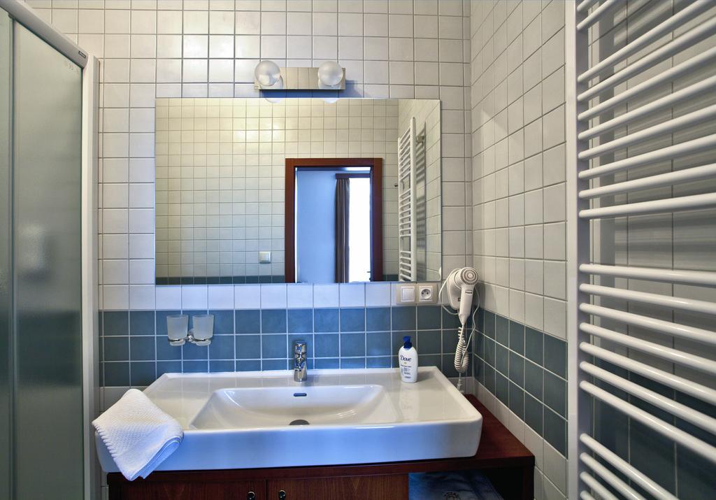 Hotel Tacl Holešov Esterno foto