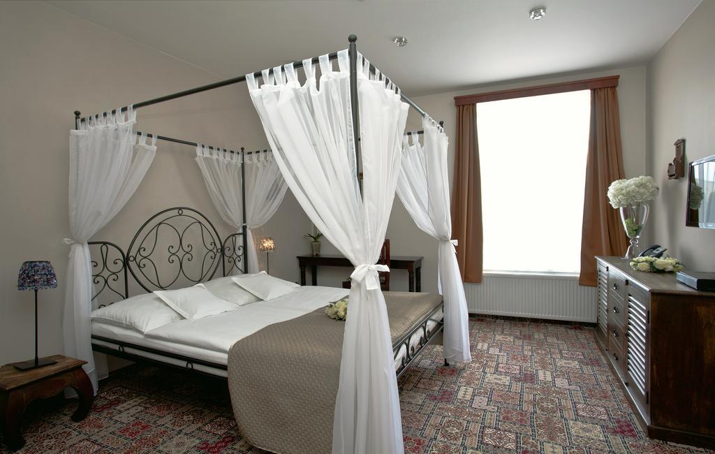 Hotel Tacl Holešov Esterno foto