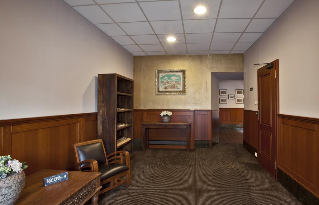 Hotel Tacl Holešov Esterno foto